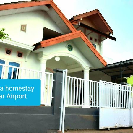 Almira Homestay Near Airport ジャンビ エクステリア 写真
